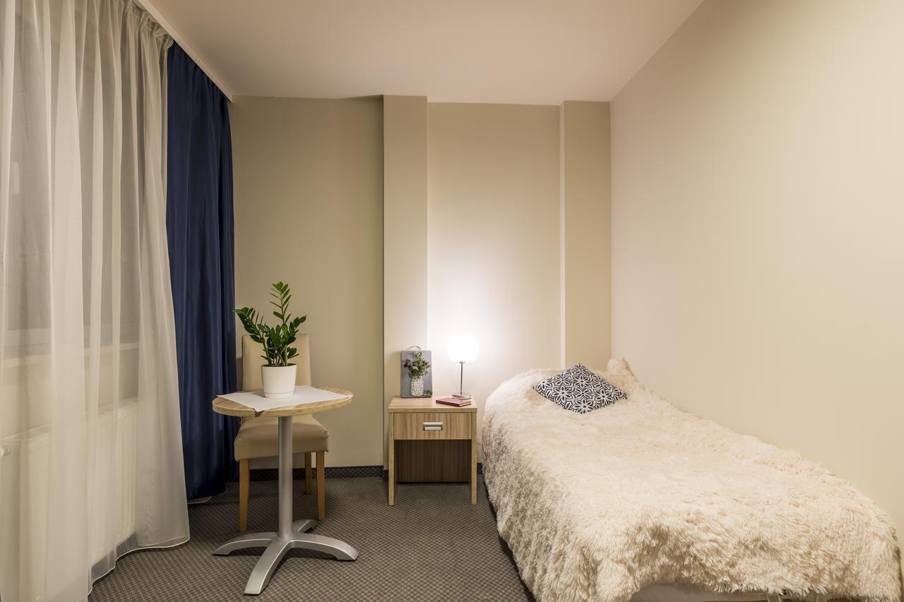 Willa Wiosenna Hotel Ozarow Mazowiecki Ngoại thất bức ảnh