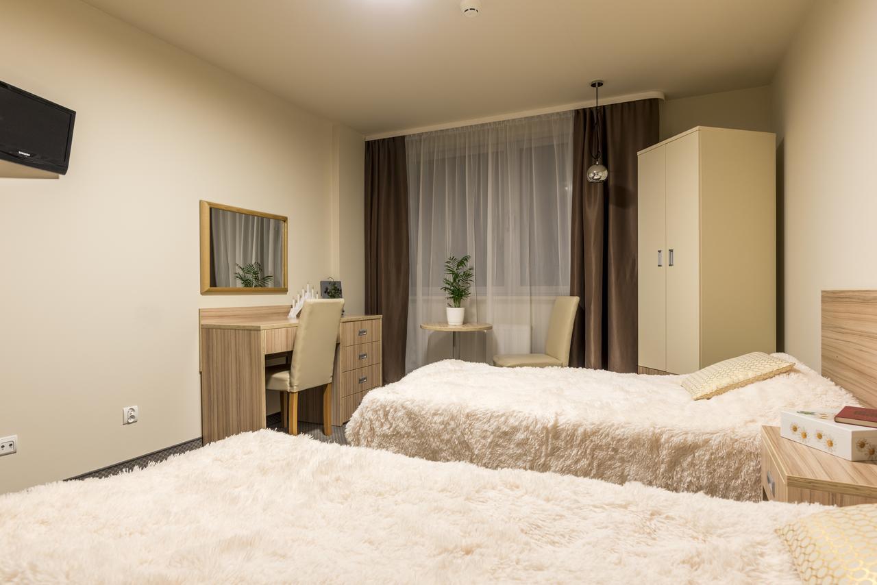 Willa Wiosenna Hotel Ozarow Mazowiecki Ngoại thất bức ảnh