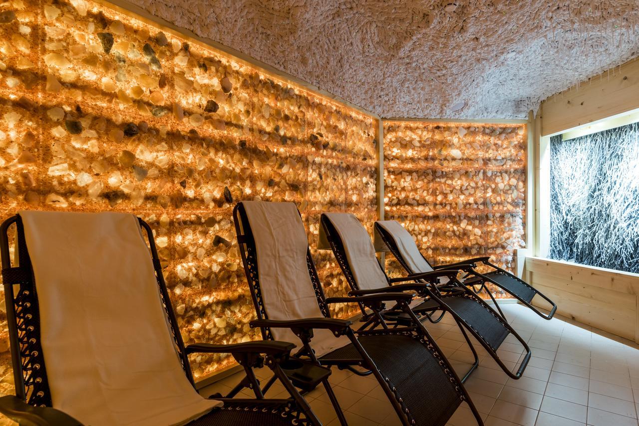 Willa Wiosenna Hotel Ozarow Mazowiecki Ngoại thất bức ảnh